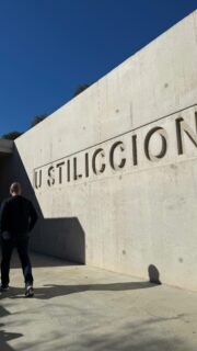 Retour sur une petite balade…
dans le sud, dans ce domaine si particulier.
Tout le monde en parle, certains sont encore dans le mythe, il faut le boire pour le croire 
mais la réalité, ce sont des vins magnifiques, un homme passionné, artiste, et un lieu à part…