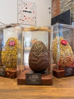 Attention… ça va être dur de résister 🍫🐣

Du bon chocolat, du croquant, du fondant…
Qu’est ce qu’on aime à Pâques.